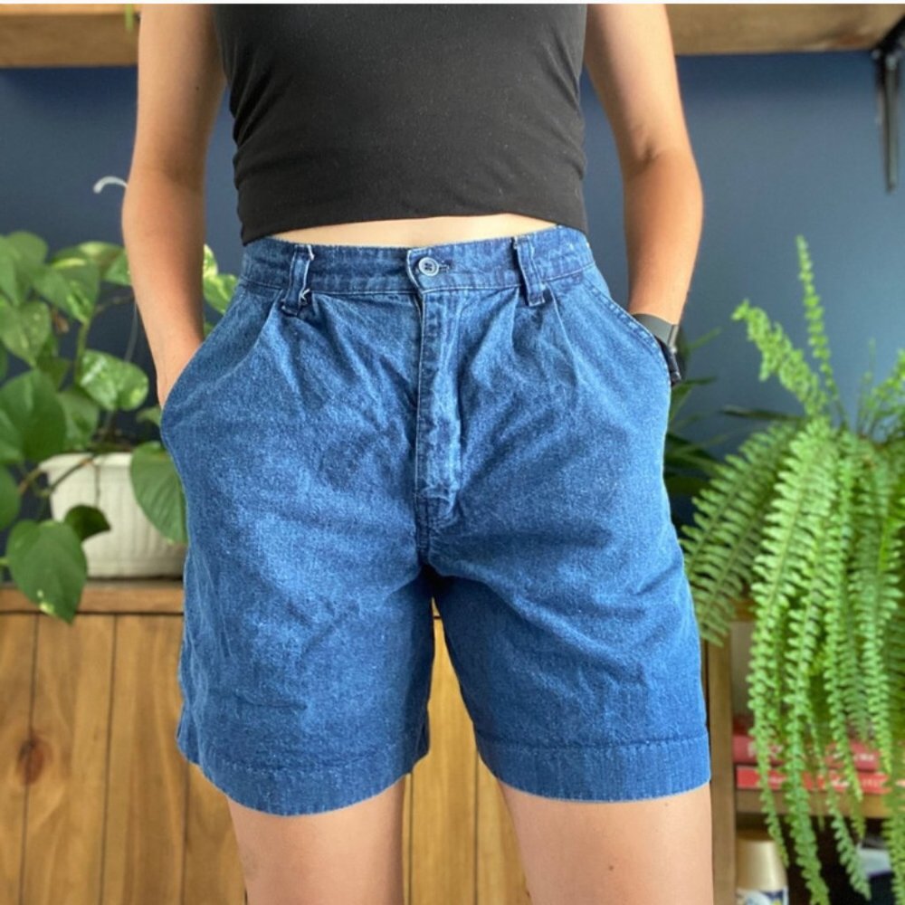 Vintage High Waisted Britannia Pleated Shorts